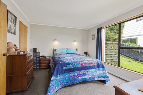 Photo of property in 51 Fyvie Avenue, Tawa, Wellington, 5028
