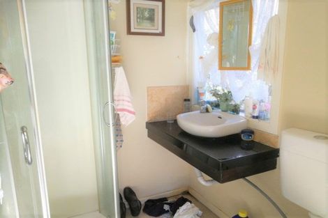 Photo of property in 1 Rogan Street, Mount Roskill, Auckland, 1041