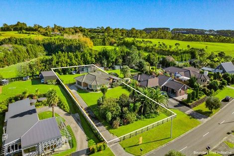 Photo of property in 7 Omana Avenue, Shelly Beach, Helensville, 0874