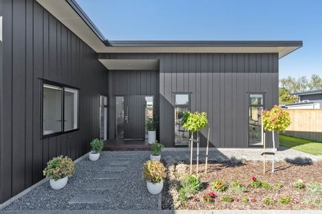 Photo of property in 21 Coralie Place, Lansdowne, Masterton, 5810