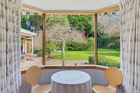 Photo of property in 10 Karaka Grove, Waikanae, 5036
