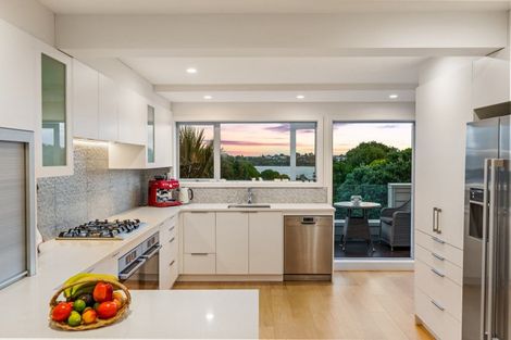 Photo of property in 18a Sylvan Park Avenue, Milford, Auckland, 0620