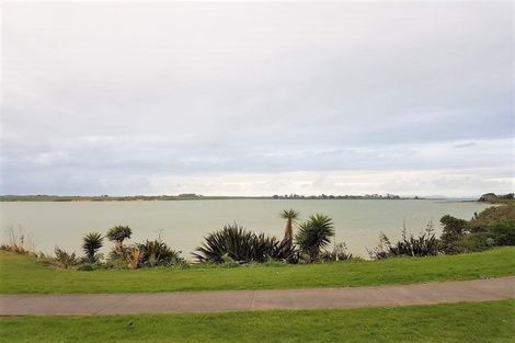 Photo of property in 37 St Annes Crescent, Wattle Downs, Auckland, 2103