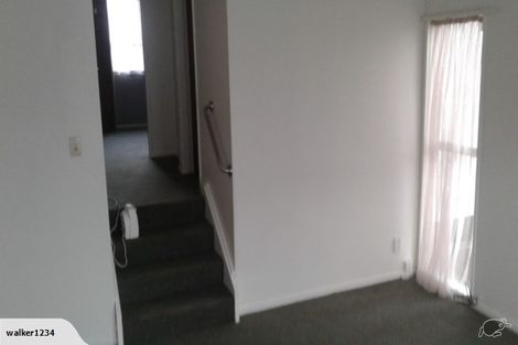 Photo of property in 154 Akaroa Drive, Maupuia, Wellington, 6022