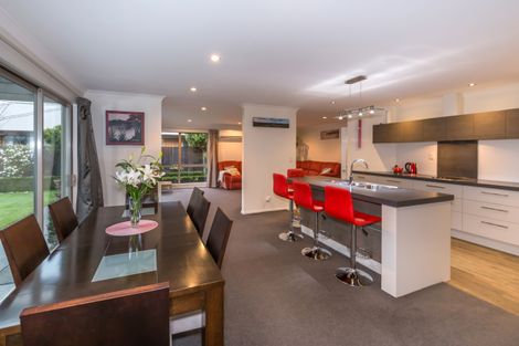 Photo of property in 32 Date Crescent, Aidanfield, Christchurch, 8025