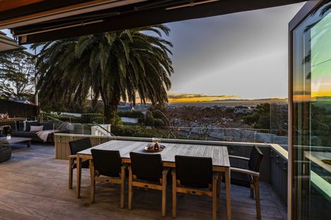 Photo of property in 67 Hackthorne Road, Cashmere, Christchurch, 8022