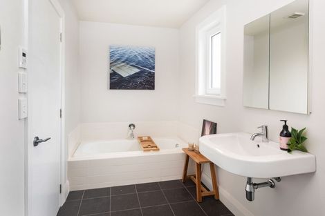 Photo of property in 11 Lloyd Street, Strowan, Christchurch, 8052