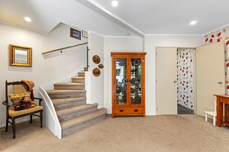 Photo of property in 2/12 Wanita Place, Totara Vale, Auckland, 0629