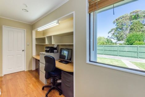 Photo of property in 34 Greenaway Road, Waikanae, 5036