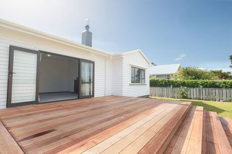 Photo of property in 125 Brooklands Road, Brooklands, New Plymouth, 4310