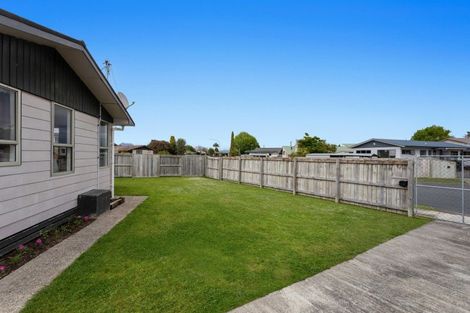 Photo of property in 15 Matipo Place, Edgecumbe, 3120