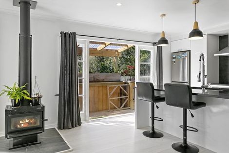 Photo of property in 9 Parata Street, Two Mile Bay, Taupo, 3330