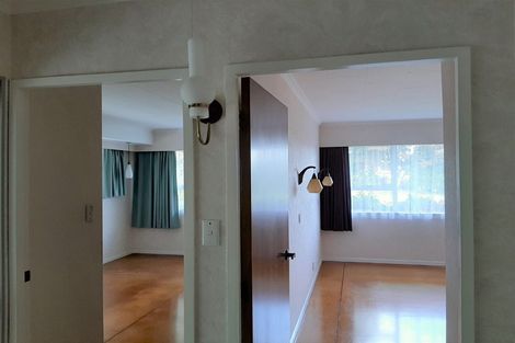 Photo of property in 8 Manahi Avenue, Kawaha Point, Rotorua, 3010