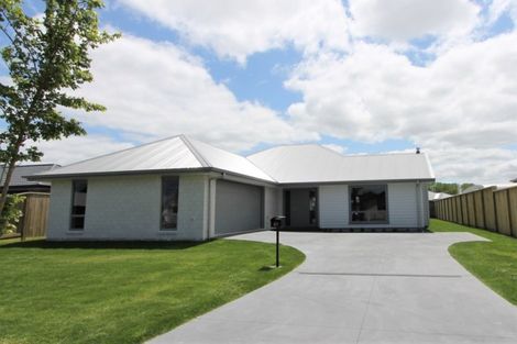 Photo of property in 41 Huka Heights Drive, Rangatira Park, Taupo, 3330