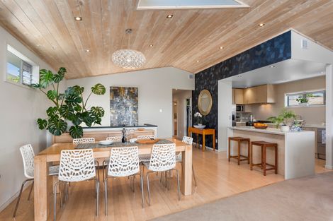 Photo of property in 1/33 Braemar Road, Rothesay Bay, Auckland, 0630