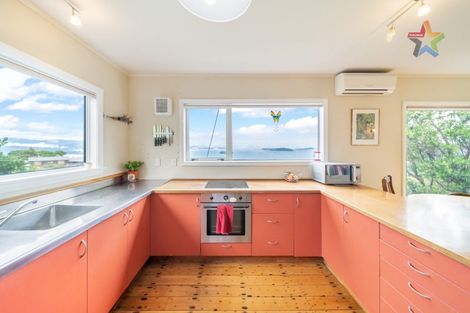 Photo of property in 12 Titiro Moana Road, Korokoro, Lower Hutt, 5012