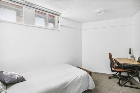 Photo of property in 2/4 Scott Street, Moturoa, New Plymouth, 4310