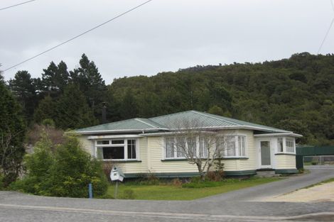 Photo of property in 671 Seven Mile Road, Runanga, 7803