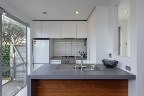 Photo of property in 4/122 Miramar Avenue, Miramar, Wellington, 6022