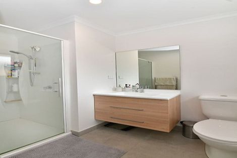 Photo of property in 5 St Julia Court, Helensville, 0800