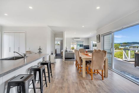 Photo of property in 147 The Fairway, Matarangi, Whitianga, 3592