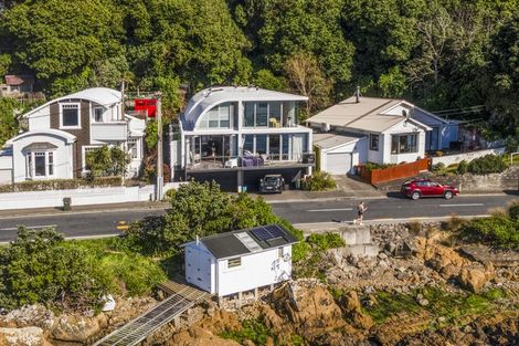 Photo of property in 491 Karaka Bay Road, Karaka Bays, Wellington, 6022