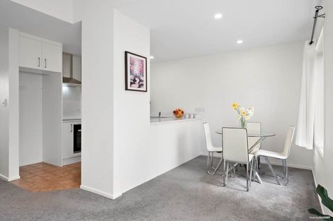 Photo of property in 7/30 John Jennings Drive, Oteha, Auckland, 0632