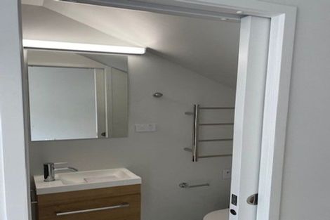 Photo of property in 19 Lyons Avenue, Murrays Bay, Auckland, 0630