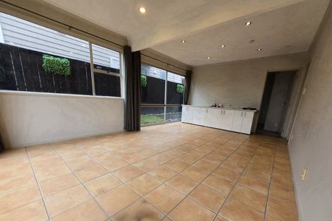 Photo of property in 10 Tercel Place, Sunnyhills, Auckland, 2010