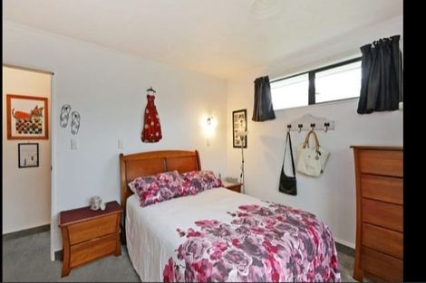 Photo of property in 2/8 Duart Road, Havelock North, 4130