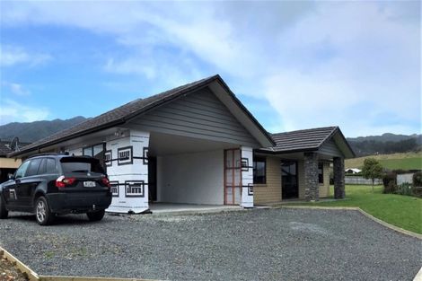 Photo of property in 24 Mary-ellen Place, Coromandel, 3506