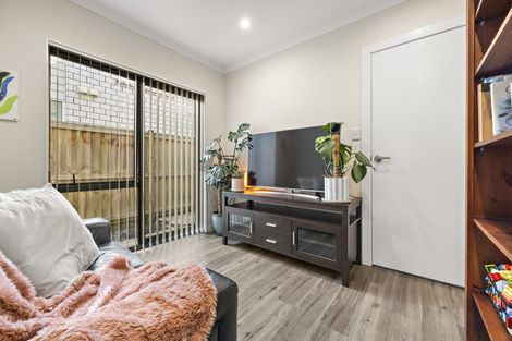 Photo of property in 30 Hikuawa Road, Flat Bush, Auckland, 2019