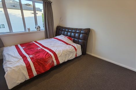 Photo of property in 3/30 John Jennings Drive, Oteha, Auckland, 0632