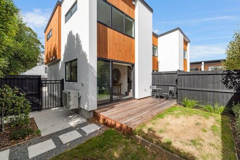 Photo of property in 10 Exeter Street, Lyttelton, 8082