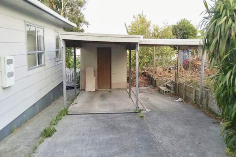 Photo of property in 2/47 Archibald Road, Kelston, Auckland, 0602