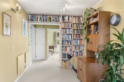 Photo of property in Landscape Apartments, 123-125 Austin Street, Mount Victoria, Wellington, 6011