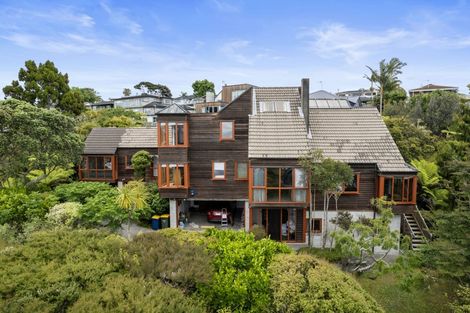 Photo of property in 60 Peter Terrace, Castor Bay, Auckland, 0620