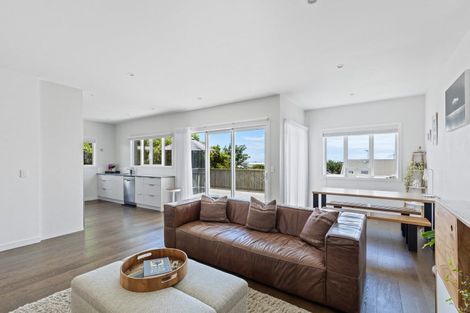 Photo of property in 125 Pendarves Street, New Plymouth, 4312