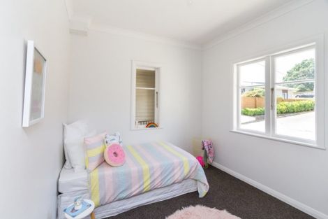 Photo of property in 19 Cecil Road, Tawa, Wellington, 5028