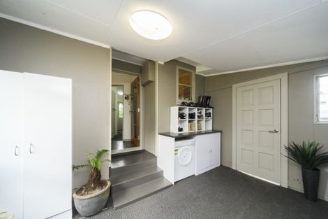 Photo of property in 2 Pukatea Place, Milson, Palmerston North, 4414