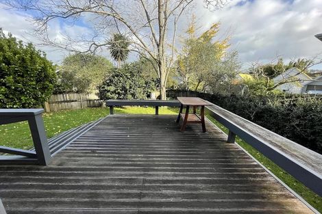 Photo of property in 1/6 Phillip Parade, Forrest Hill, Auckland, 0620