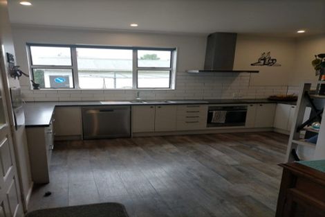 Photo of property in 6 Parkes Avenue, Saint Johns Hill, Whanganui, 4501