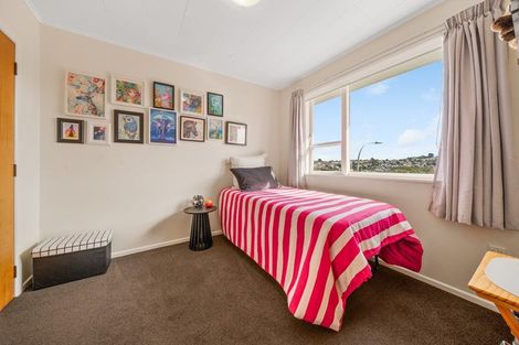 Photo of property in 24 Omapere Street, Waitangirua, Porirua, 5024