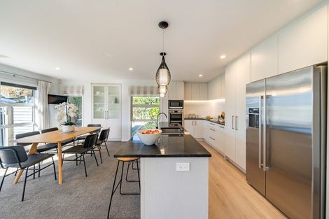 Photo of property in 9a Marlborough Street, Silverstream, Upper Hutt, 5019