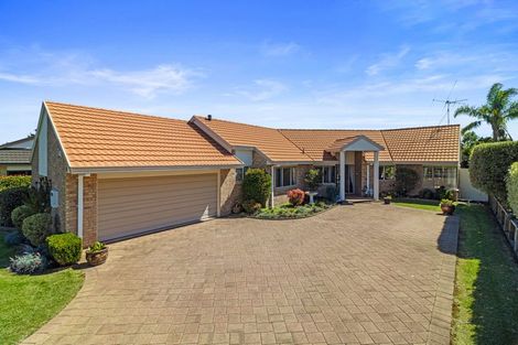 Photo of property in 5 Burleigh Place, Rototuna, Hamilton, 3210