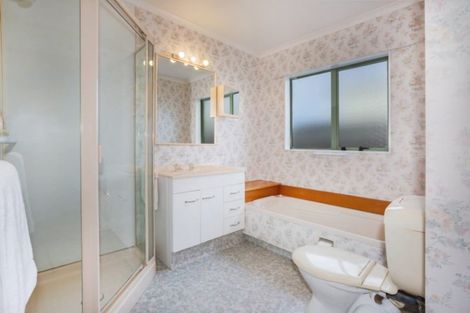 Photo of property in 80a Oxford Street, Tawa, Wellington, 5028