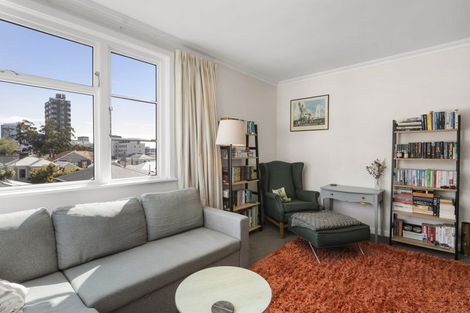 Photo of property in Winslow Apartments, 5/2 Ohiro Road, Aro Valley, Wellington, 6021