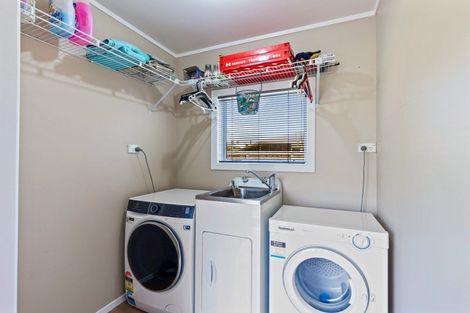 Photo of property in 12 Beaumont Crescent, Frankleigh Park, New Plymouth, 4310