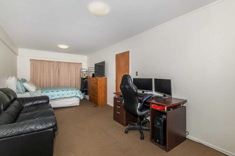 Photo of property in 21 Robin Lane, Browns Bay, Auckland, 0630