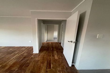 Photo of property in 2/13 Estelle Place, Farm Cove, Auckland, 2012